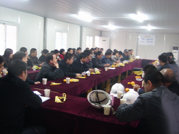 南京棲霞區(qū)馬群街道辦到我公司進(jìn)行了考察，開展了有關(guān)科學(xué)發(fā)展觀的研討會(huì)